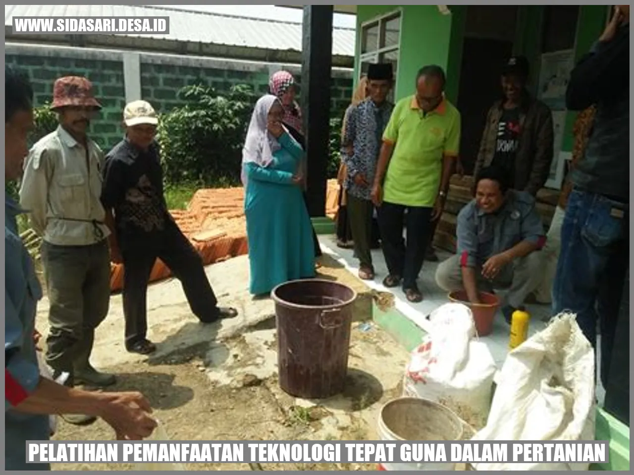 Pelatihan Pemanfaatan Teknologi Tepat Guna dalam Pertanian