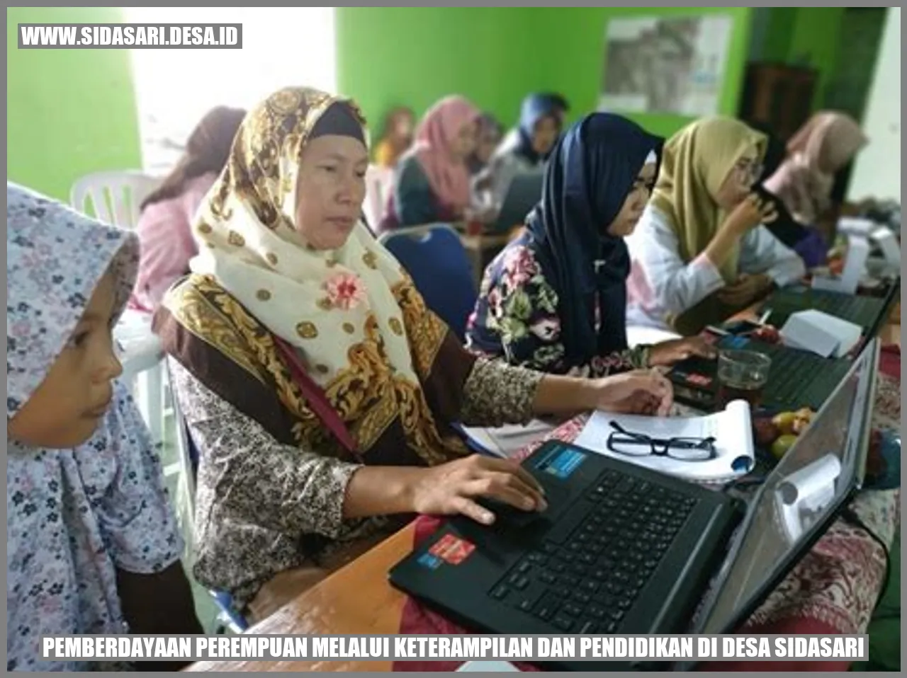 Pemberdayaan Perempuan melalui Keterampilan dan Pendidikan di Desa Sidasari